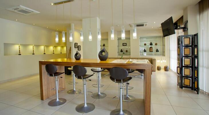 Almond Business Hotel