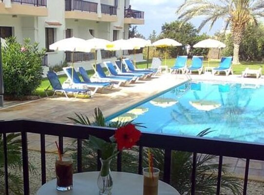 Hadjiantoni Anna Hotel Apartments