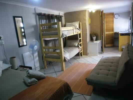 Jembjos Knysna Lodge & Backpackers
