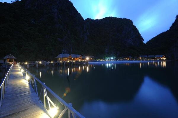 Cat Ba Sandy Beach Resort