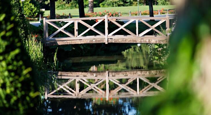 Relais & Chateaux - Hostellerie de Levernois