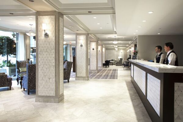 Chateau Victoria Hotel and Suites