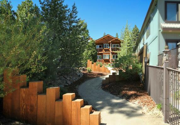 Red Wolf Lakeside Lodge
