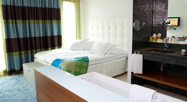 Avalon Hotel