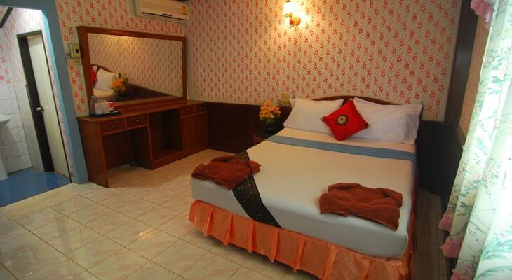 Lanta Paradise Beach Resort