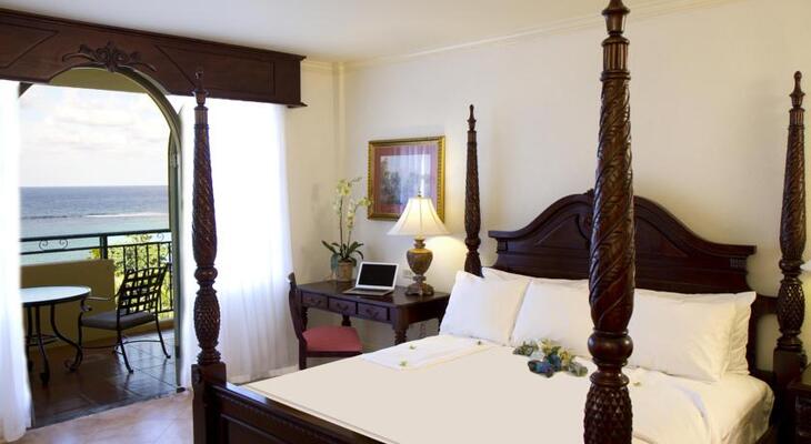 Jewel Dunn's River Beach Resort & Spa