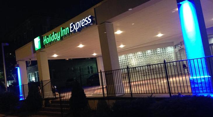 Holiday Inn Express St Louis - Central West End, an IHG Hotel
