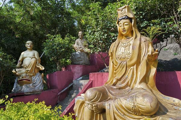 Ten Thousand Buddhas Monastery (Man Fat Sze)