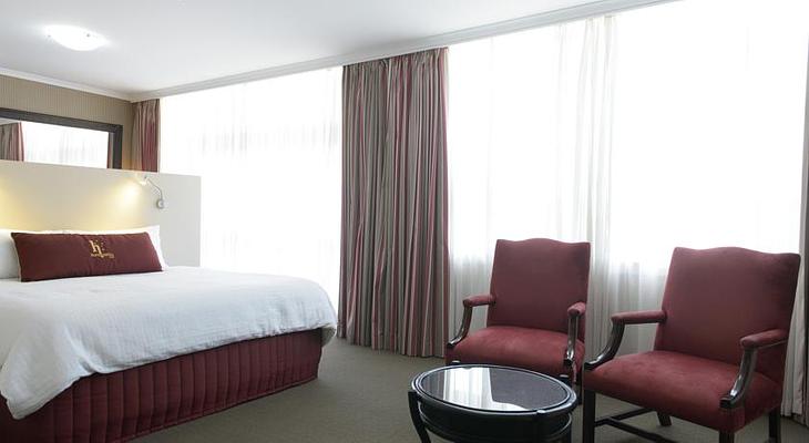 Burke & Wills Hotel