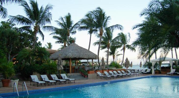 Palmeiras Beach Club at Grove Isle