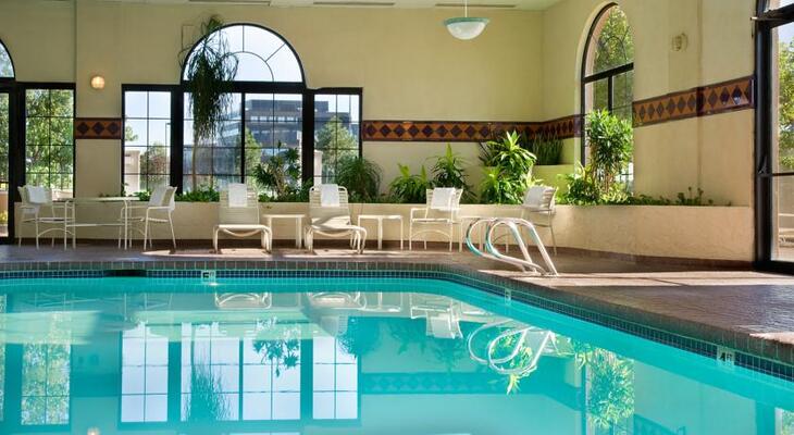 Embassy Suites by Hilton Kansas City International Airport