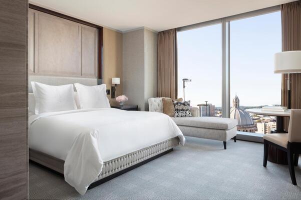 Four Seasons Hotel One Dalton Street, Boston