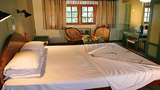 Giritale Hotel