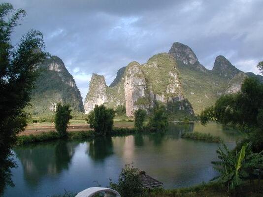 Yangshuo Mountain Retreat