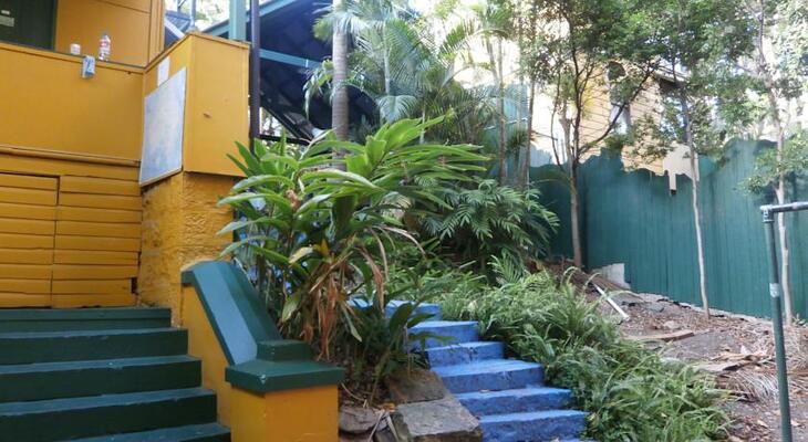 Yellow Submarine Backpackers