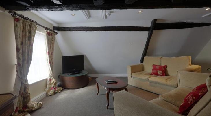 Guy Fawkes Inn