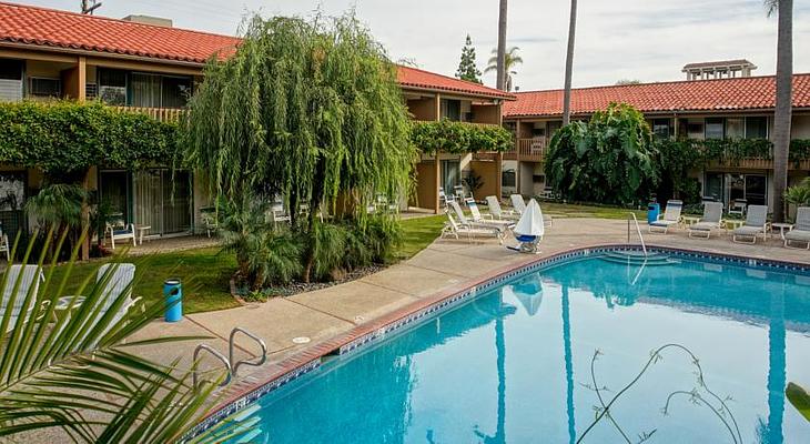 Best Western Plus Pepper Tree Inn