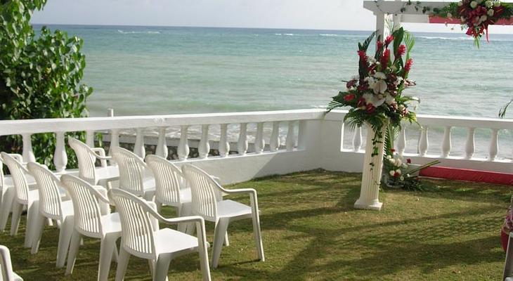 Whispering Bamboo Cove Resort