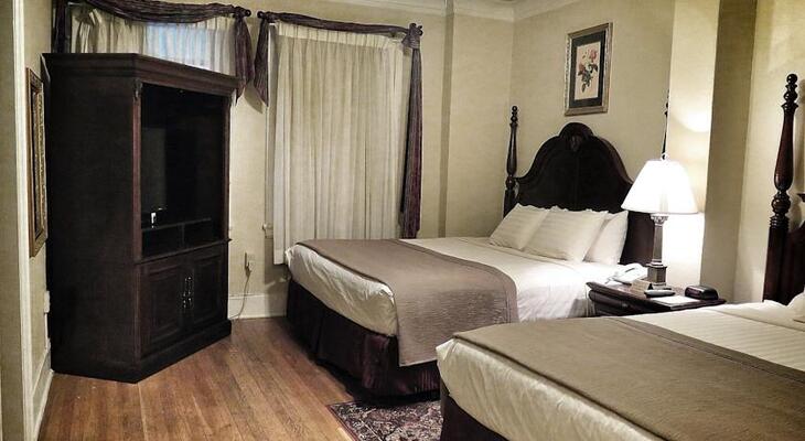 MarQueen Hotel