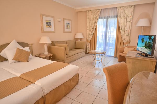 Maritim Antonine Hotel & Spa