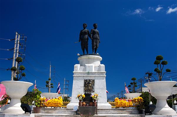 Phuket Heroines Monument