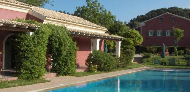 Villa De Loulia