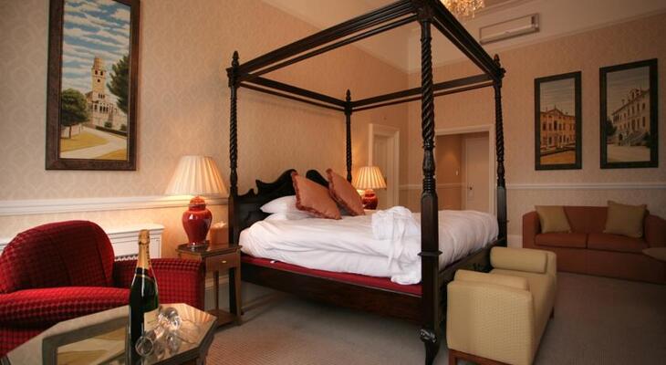 Maids Head Hotel