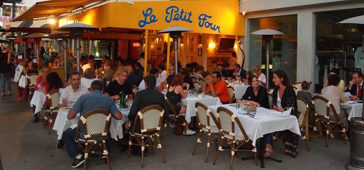 Le Petit Four