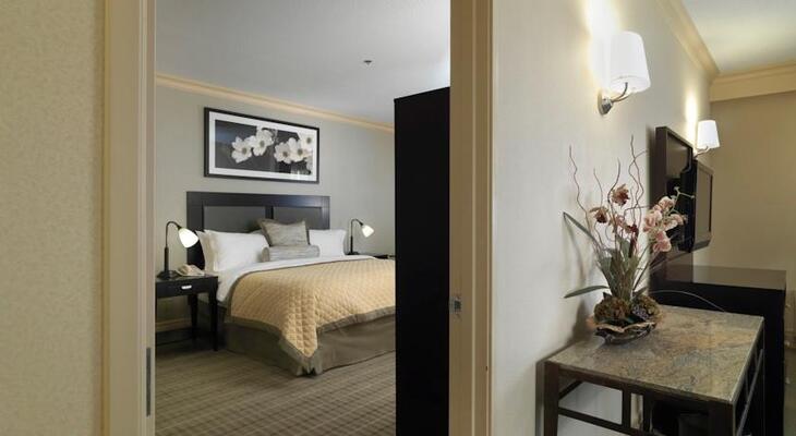 DoubleTree by Hilton Hotel Dallas - Love Field