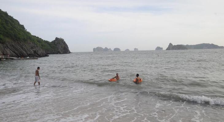 Monkey Island Resort
