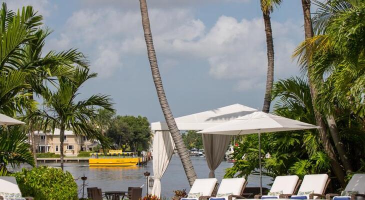 The Pillars Hotel & Club