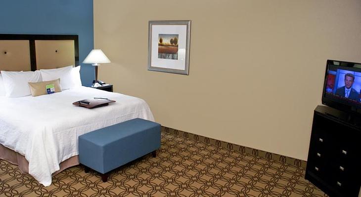 Hampton Inn & Suites Charlotte Airport