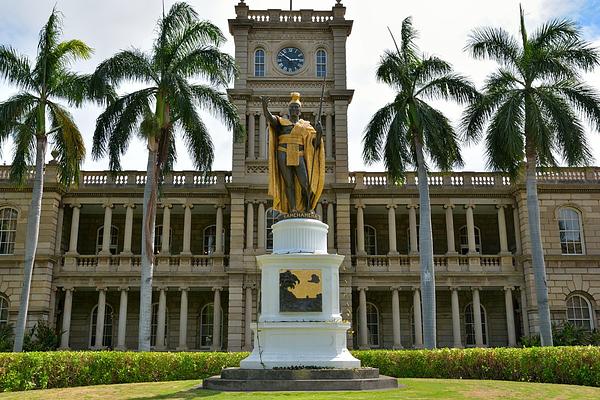The Original King Kamehameha Statue