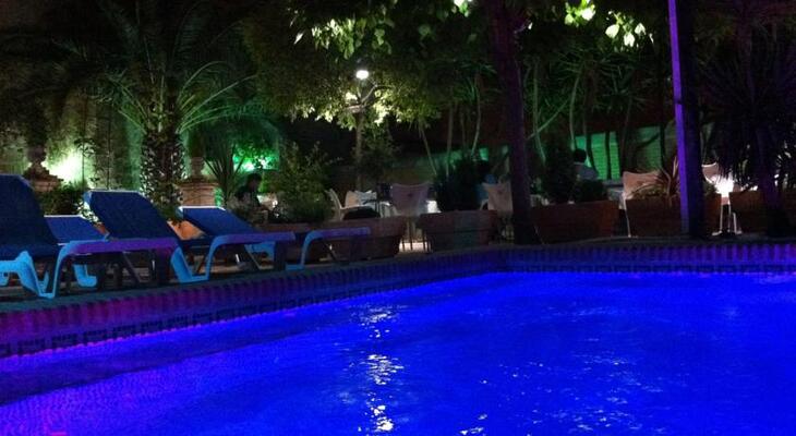 Hostal Descalzos
