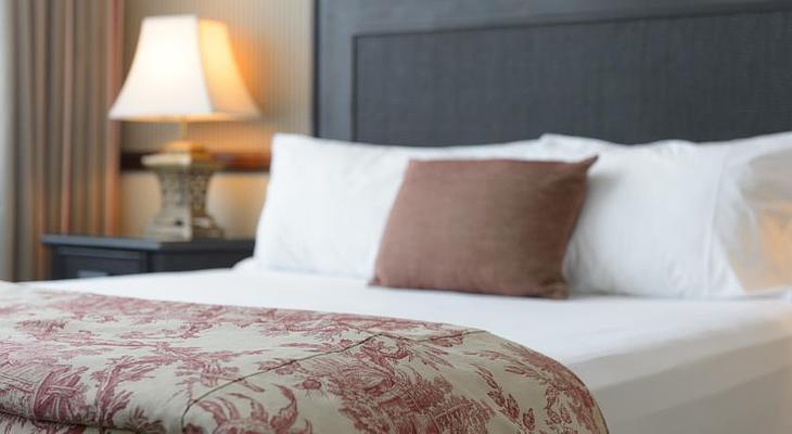 Burke & Wills Hotel