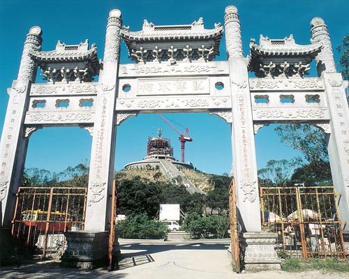 Po Lin (Precious Lotus) Monastery
