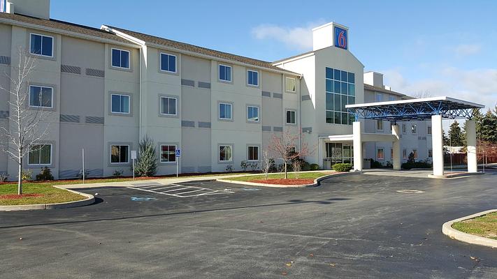 SureStay Plus Hotel by BW Niagara Falls East