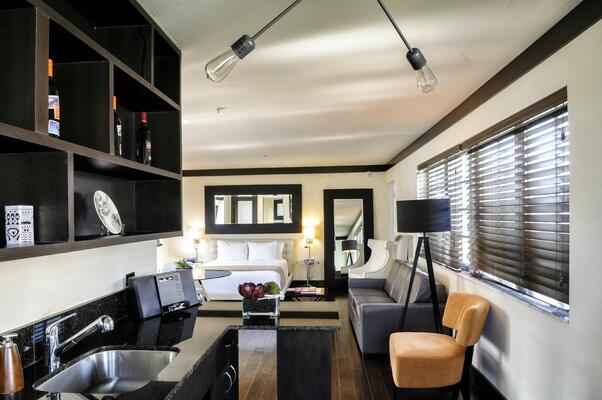 Lincoln Arms Suites