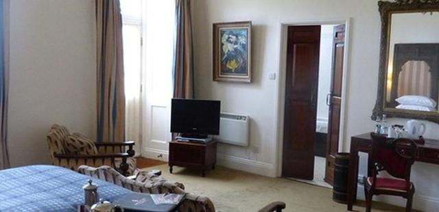 Moonfleet Manor Hotel