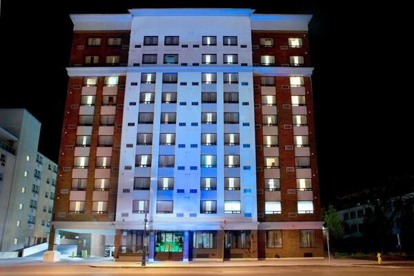 Allure Hotel & Suites