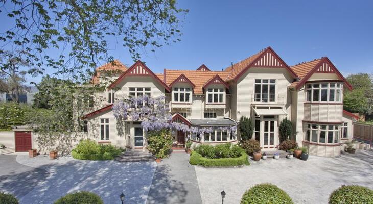 Eliza's Manor