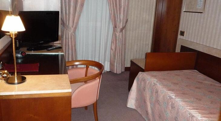 AstrA Hotel