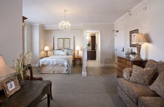 The Pontchartrain Hotel