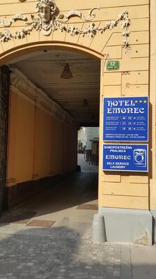 Hotel Emonec