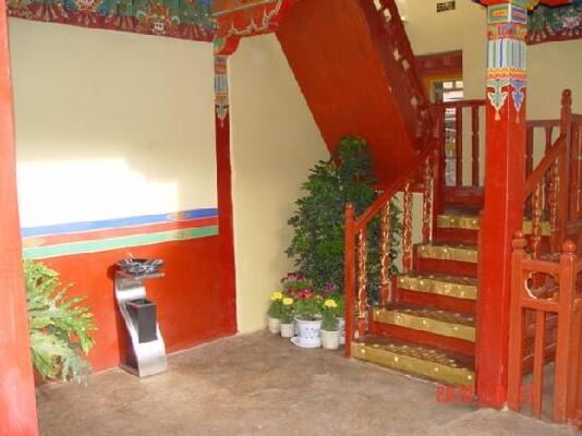 Floral Hotel Lincang (Lhasa Jokhang Temple Old Town)
