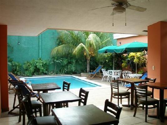 Hotel El Almendro