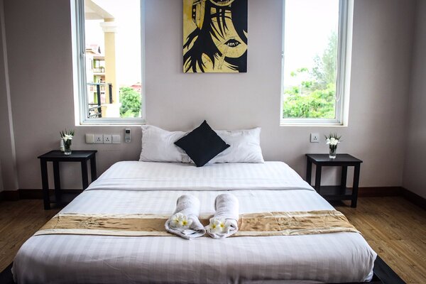 Mad Monkey Hostel Kampot