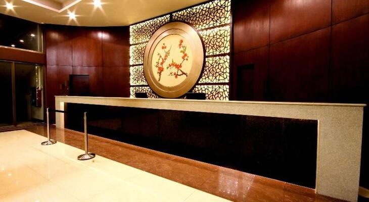 Mandarin Plaza Hotel