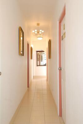 Deyna's City Inn