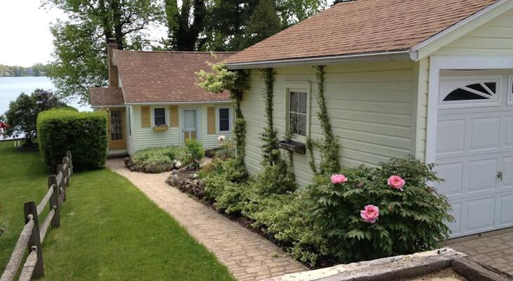 A B&B at The Edward Harris House Inn & Cottages